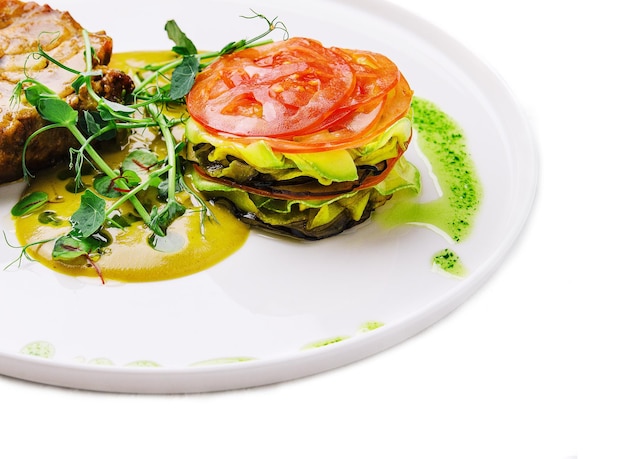 Zbliżenie na talerz z potrawą